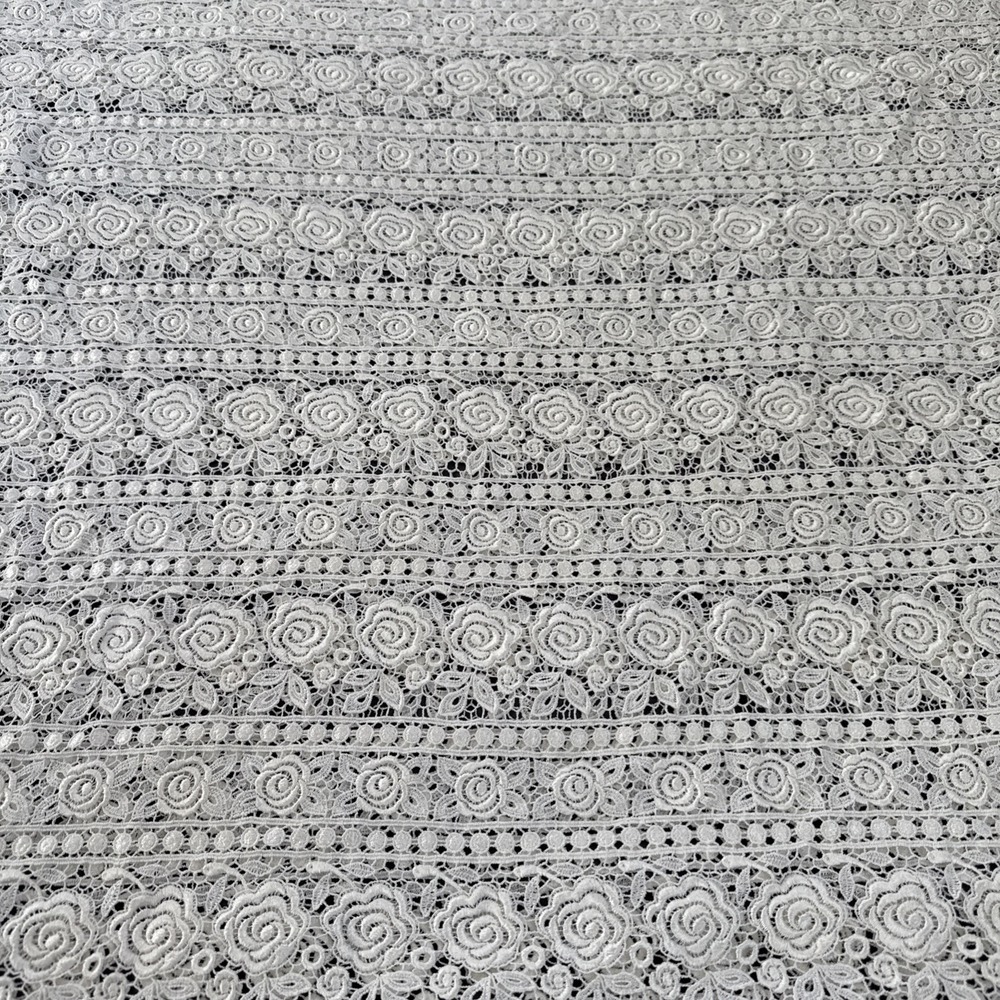 HEAVY EMBROIDERED VENISE GUIPURE BRIDAL WHITE LACE FABRIC 32 X 76" Roses Dots